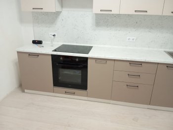 Кухонный гарнитур высокий Латте 3000 мм, Стол. 38 мм в Ирбите - irbit.mebel-e96.ru